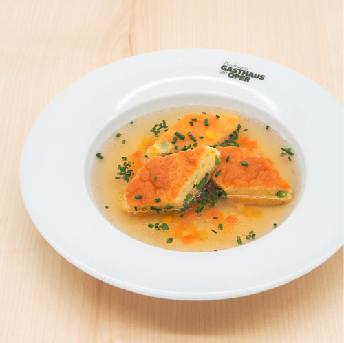 Plachuttas Rindsuppe mit Schinkenschöberl und Erbsen